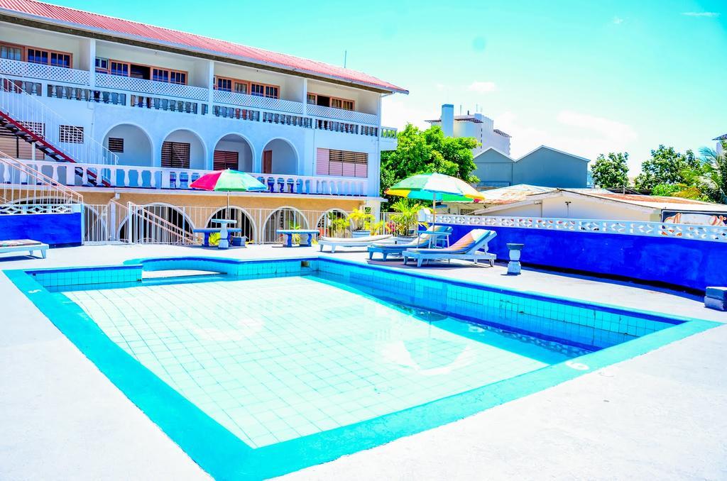 Marine View Hotel Ocho Rios Zewnętrze zdjęcie