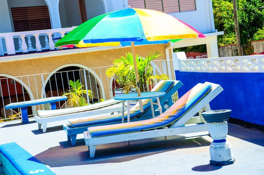 Marine View Hotel Ocho Rios Zewnętrze zdjęcie