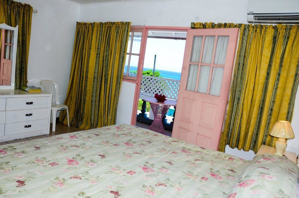 Marine View Hotel Ocho Rios Zewnętrze zdjęcie
